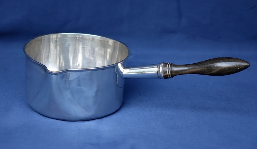 casserole en argent massif poin&ccedil;on de ma&icirc;tre J.D. et Minerve