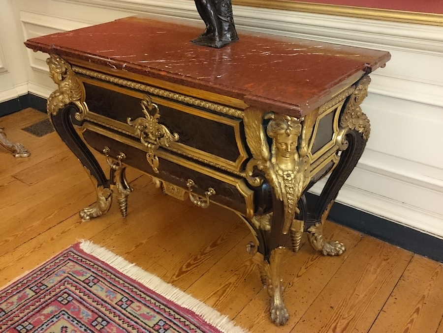 Commode-Andre-Charles-oulle
