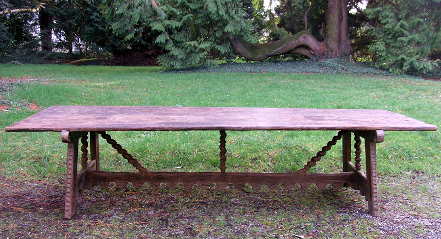 Importante table de couvent du XVII sicle