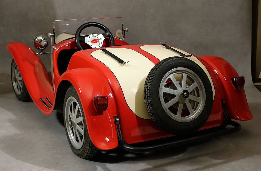 Voiture-enfant-moteur-thermique-Bugatti-Junior-De-la-Chapelle