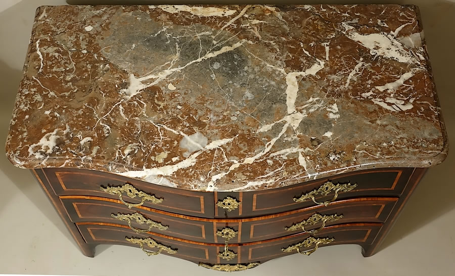 Commode-18e-parisienne-estampillée-Lardin-bois-de-placage