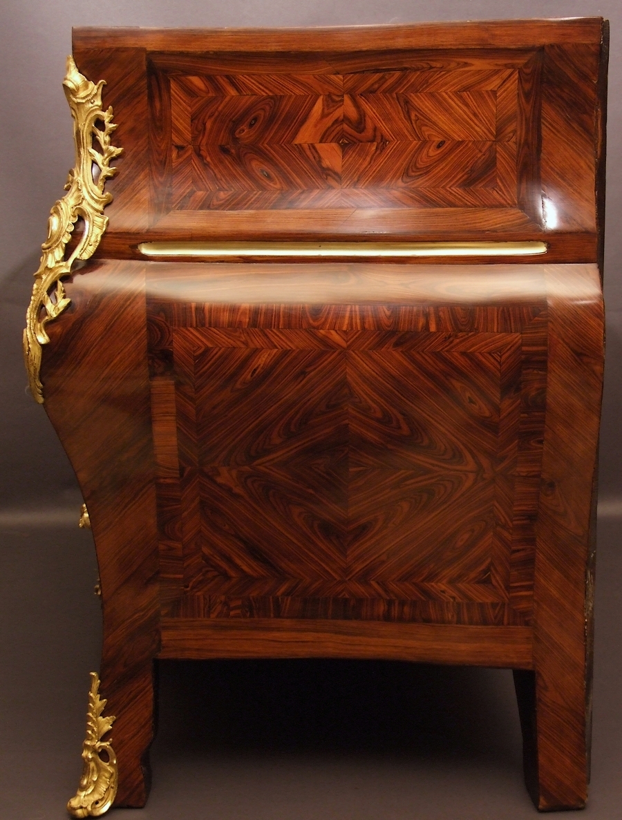 Commode-tombeau-Louis-XV-marqueterie