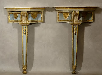 Paire de petites consoles italiennes néoclassiques en bois doré et laqué Piemont Italie XVIIIe 