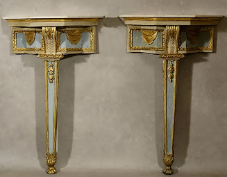 paire de petites consoles italiennes en bois doré et laqué Piemont Italie XVIIIe siècle