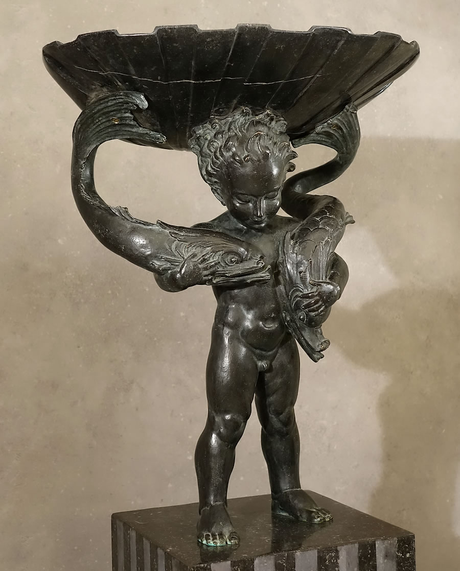 bronze-Putto-coquille-dauphins-fontaine