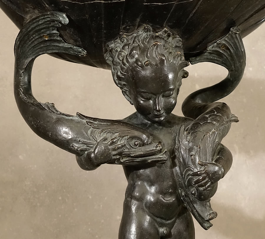 bronzo-putto-Coquille-Dauphins-fontaine-stile-Rinascimento-Verrochio-Italia