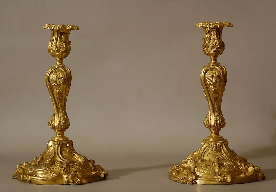 flambeaux-rococo-style-Meissonnier-Slodtz-bronze-paire-bougeoirs