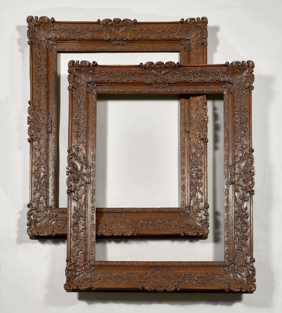 Paire-de-cadres-époque-Louis-XIV-chêne-sculpté