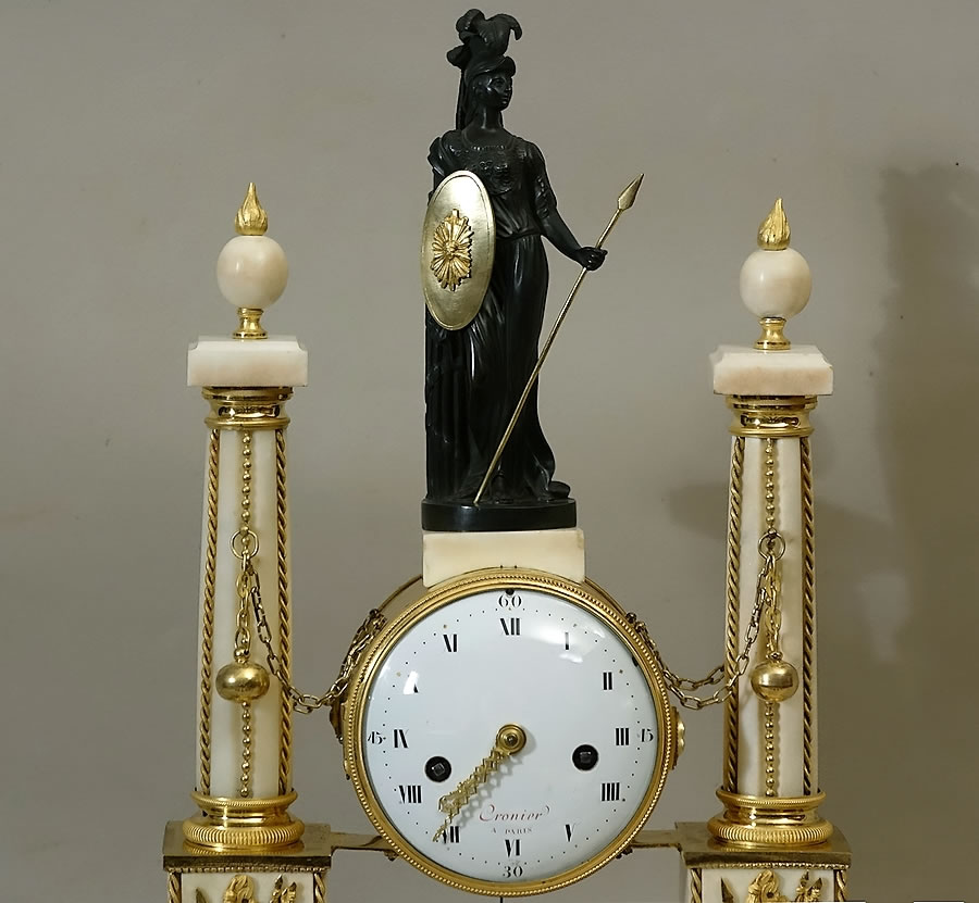 pendule-portique-Louis-XVI-bronze-dore-marbre-Carrare-Minerve