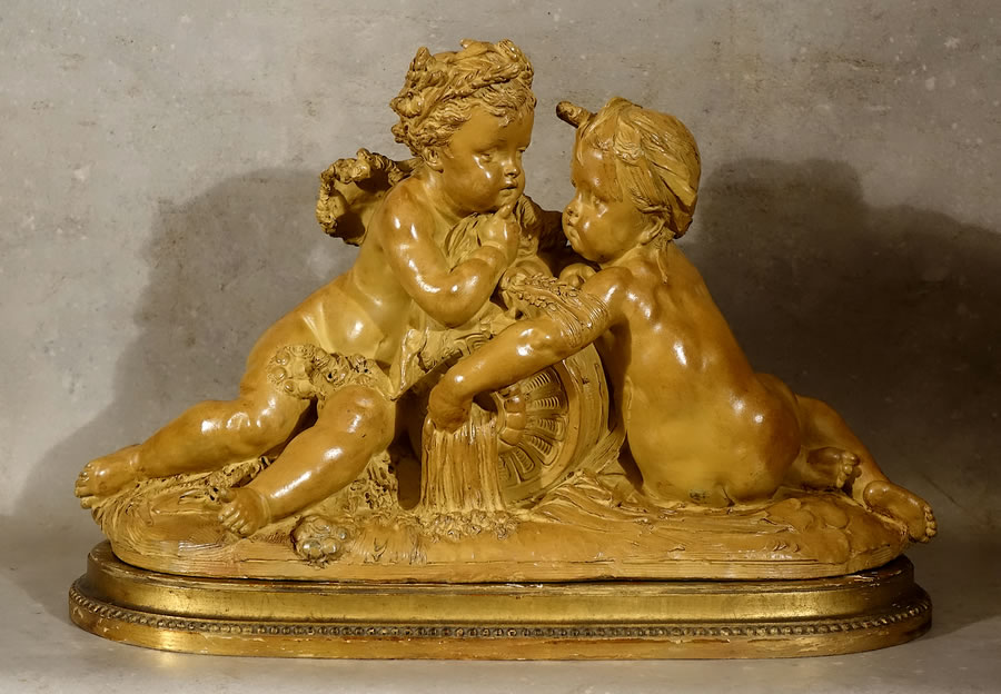 Sculpture terre cuite ch&eacute;rubins amours  la source Carrier-Belleuse 