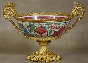 Coupe ou bol a punch monté bronze en porcelaine de Bayeux au chinois