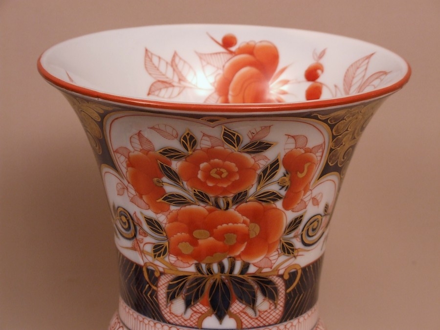 vases-porcelaine-de-Bayeux-tricolore