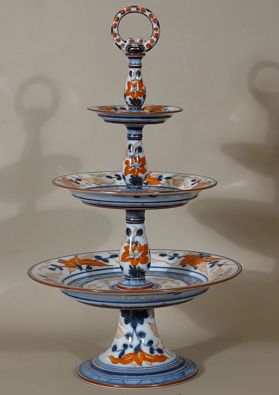 presentoir-coupes-porcelaine-de-Bayeux
