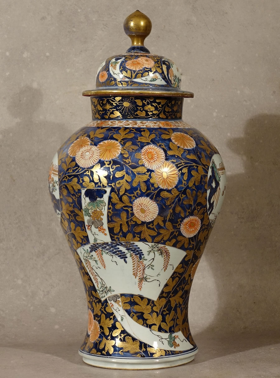 Imari-porcelain-Edo-period-vase