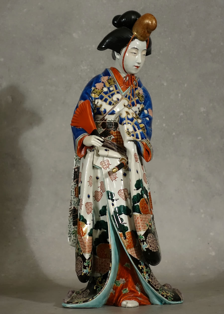 japanese-kutani-porcelain-figure-Onna-Bugeisha-Samouraï
