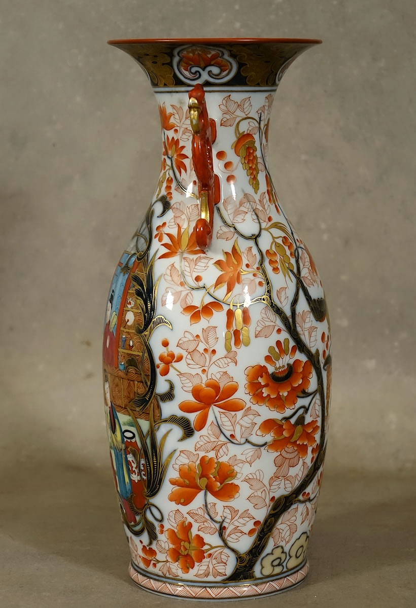 Vase Bayeux en porcelaine &agrave; l'arbre de vie et ph&eacute;nix p&eacute;riode Langlois