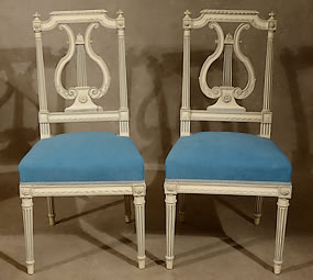 Paire de chaises lyre en hêtre laqué  d'époque Louis XVI  Collection Richmont Cartier