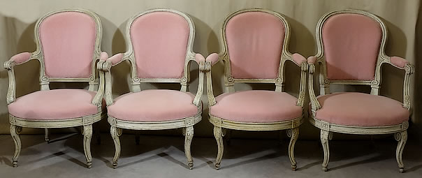 Salon de 4 fauteuils Transition à pieds en console estampillés Georges Jacob