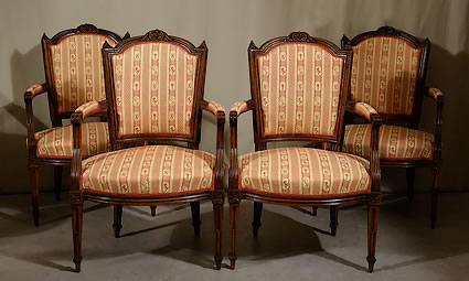 Salon composé de quatre fauteuils d'époque Louis XVI estampillés Pierre Pillot