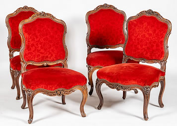 Suite de 4 quatre chaises à dossiers plats estampillés Pierre Nogaret à Lyon en noyer mouluré et sculpté XVIIIe