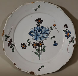 Assiette-faience-La-Rochelle-décor-à-l'oeillet