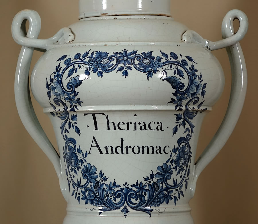 Grand-vase-pot-a-theriaque-pharmacie-faience
