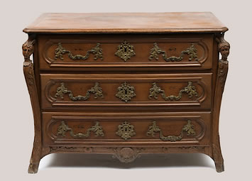 Commode Louis XIV mazarine Isére XVIIe siècle