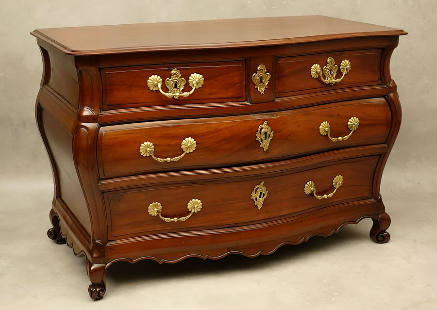 Commode-portuaire-tombeau-acajou-Bordeaux-XVIIIe