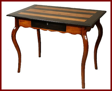 Table de port en bois de rose massif et ébène massif La Rochelle 18e siècle