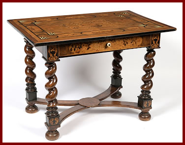 Table en marqueterie Augsbourg ou Innsbruck XVIIE si&egrave;cle