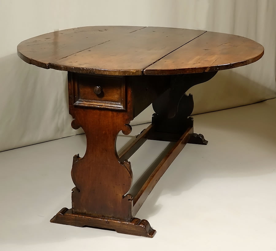 table-noyer-abattant-XVIe-XVIIe- Louis XIII-Italie