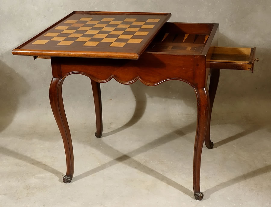Table à jeu nantaise en acajou massif trictrac