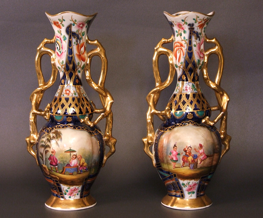 Paire-de-vases-en-porcelaine-de-Bayeux 