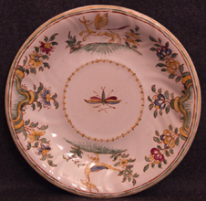 Assiette-faience-Moustiers-grotesques.jpg
