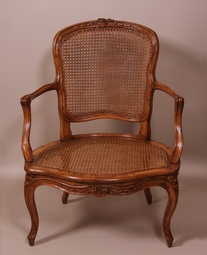 Fauteuil-Louis-XV-canne-coin-de-feu