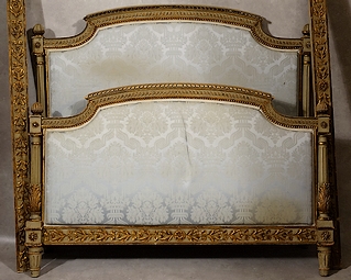 Large-lit-laqué-style-Louis-XVI