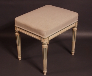 Tabouret-en-hetre-rechampi-style-Louis-XVI