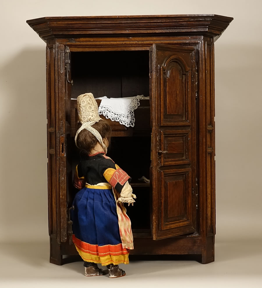 armoire-de-maitrise-ancienne