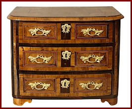 Commode de maîtrise Louis XIV du Dauphiné grenobloise début XVIIIe