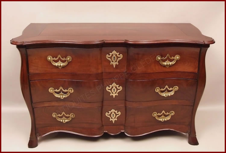 Commode malouine de voyage en acajou massif, Saint-Malo, XVIIIe siècle